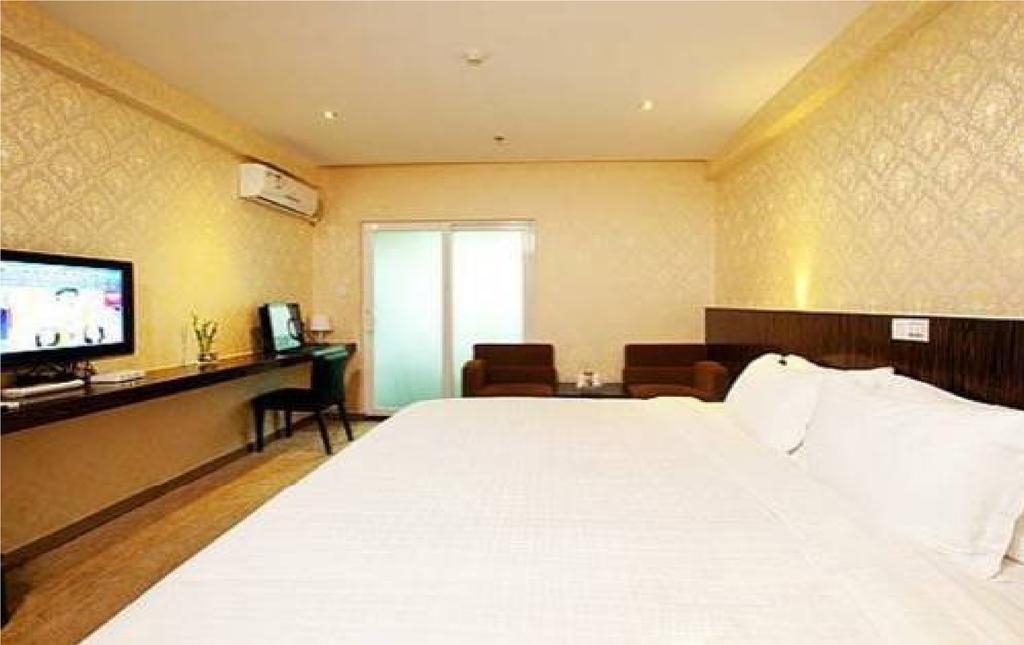 Shenzhen Luohu Art Hotel, Dongmen Shopping Center Стая снимка